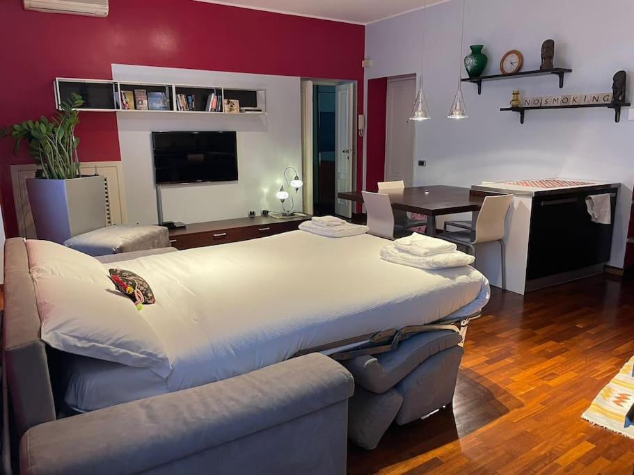Cozy Flat Mins Walk To Navigli And Metro Porta Genova Apartment Milano Exterior foto